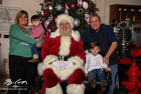 FMOMSanta21-8562