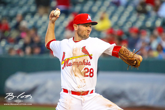 Redbirds 04-09-16-057