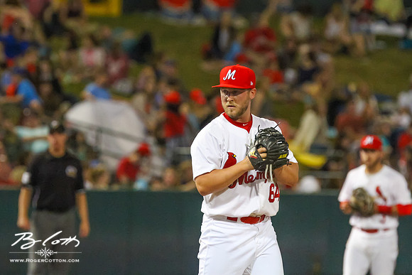 Redbirds-04-23-095