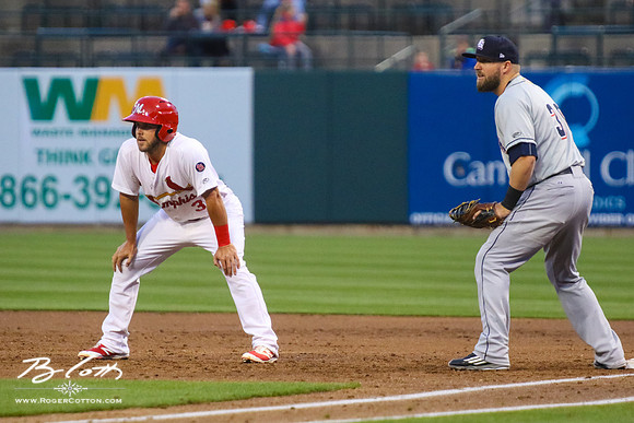 Redbirds 04-09-16-067