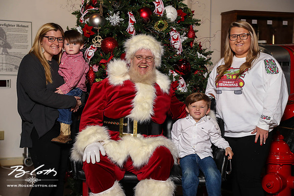 FMOMSanta21-8561