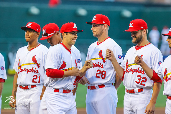 Redbirds-04-07-16-032