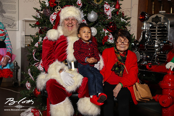FMOMSanta21-8559