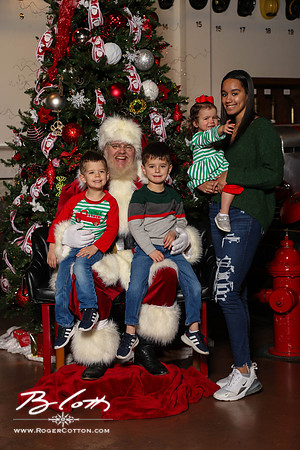 FMOMSanta21-8499
