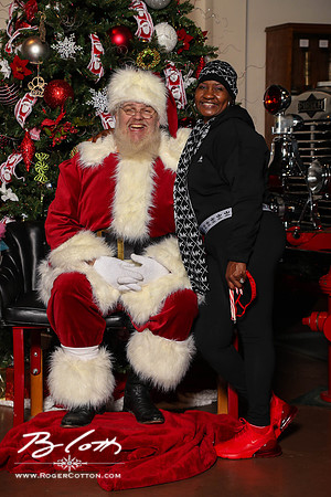 FMOMSanta21-8472