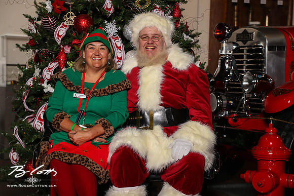 FMOMSanta21-8590