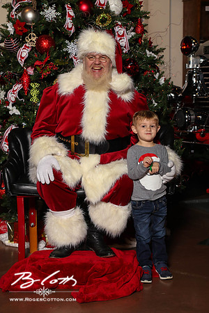 FMOMSanta21-8486