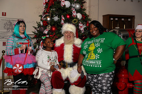 FMOMSanta21-8470
