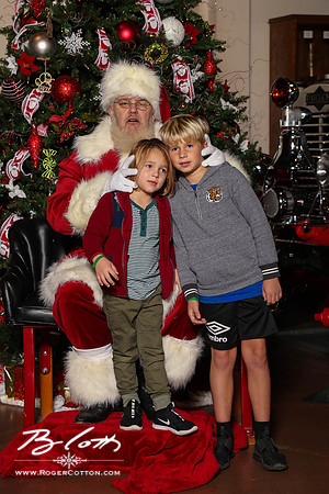FMOMSanta21-8484