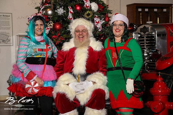 FMOMSanta21-8584