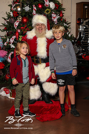 FMOMSanta21-8482