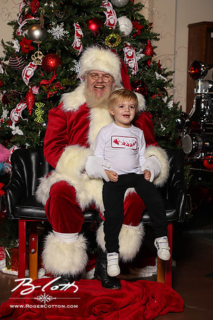 FMOMSanta21-8474