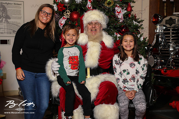 FMOMSanta21-8557