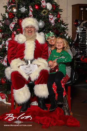 FMOMSanta21-8553