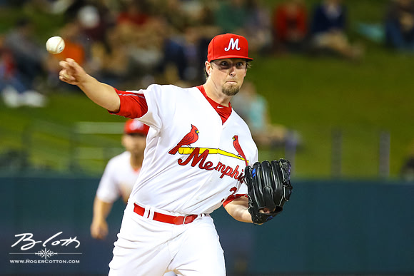 Redbirds-04-07-16-110