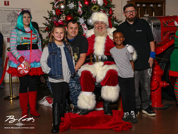 FMOMSanta21-8461