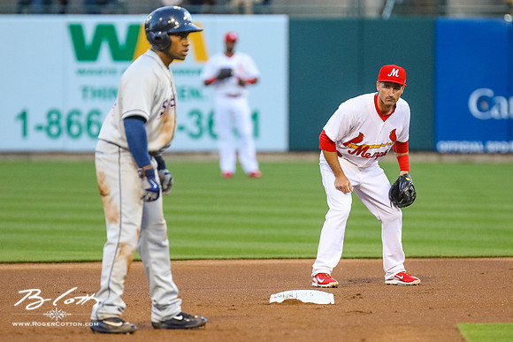 Redbirds-04-07-16-050