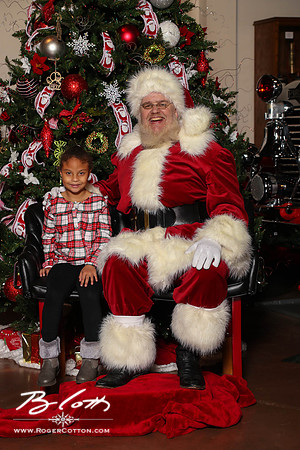 FMOMSanta21-8436