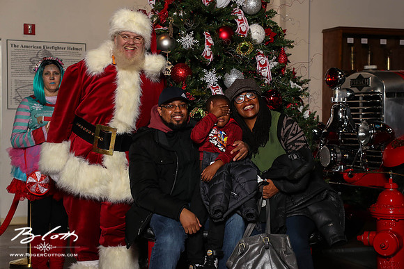 FMOMSanta21-8466