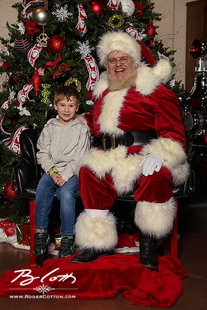 FMOMSanta21-8440