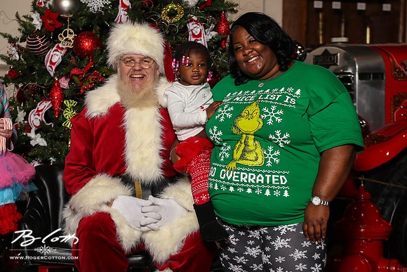 FMOMSanta21-8471