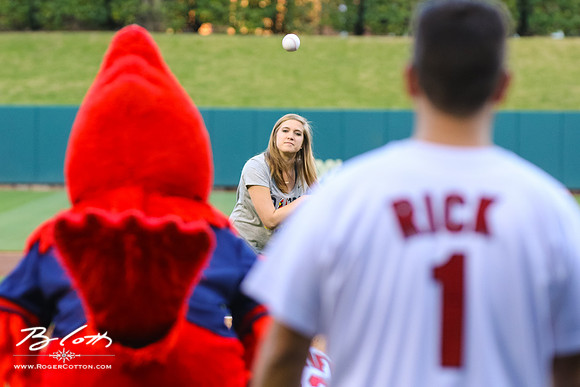 Redbirds-04-07-16-026