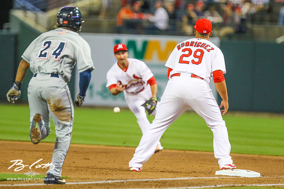 Redbirds-04-07-16-079