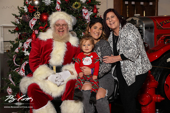 FMOMSanta21-8565