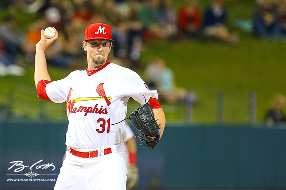 Redbirds-04-07-16-109