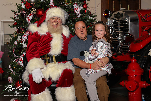 FMOMSanta21-8535