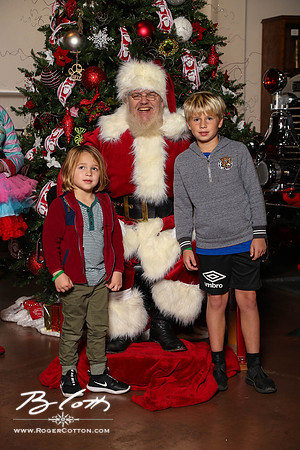 FMOMSanta21-8483