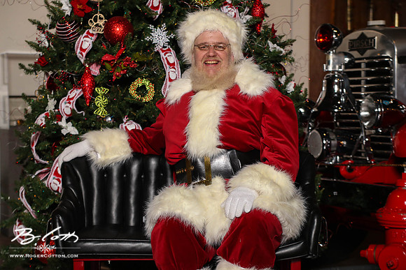 FMOMSanta21-8592