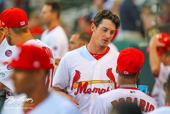 Redbirds-04-07-16-054