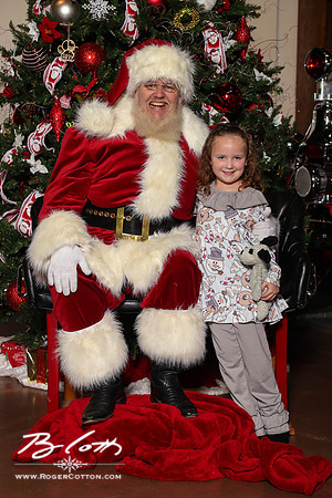 FMOMSanta21-8537