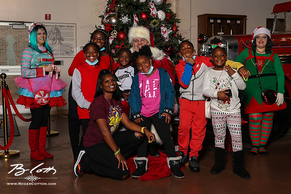 FMOMSanta21-8468