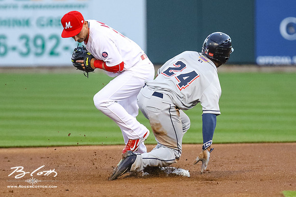 Redbirds-04-07-16-052