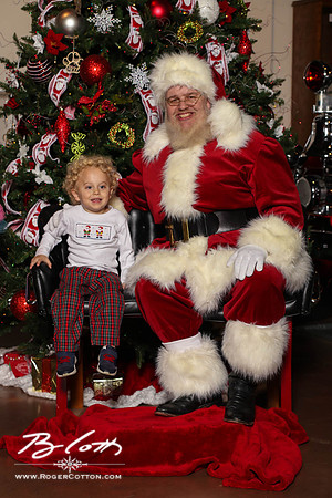 FMOMSanta21-8444