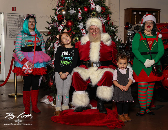 FMOMSanta21-8460