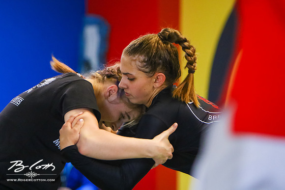 1054496