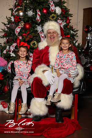 FMOMSanta21-8458