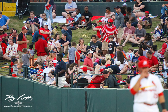Redbirds-04-23-038