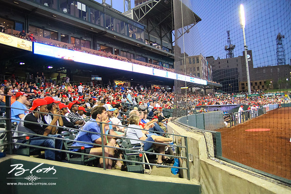 Redbirds-04-23-051