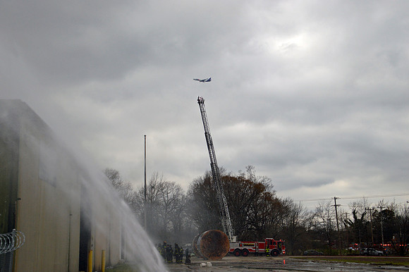 Truck 4 fed ex plane