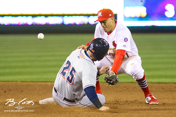 Redbirds 04-09-16-107