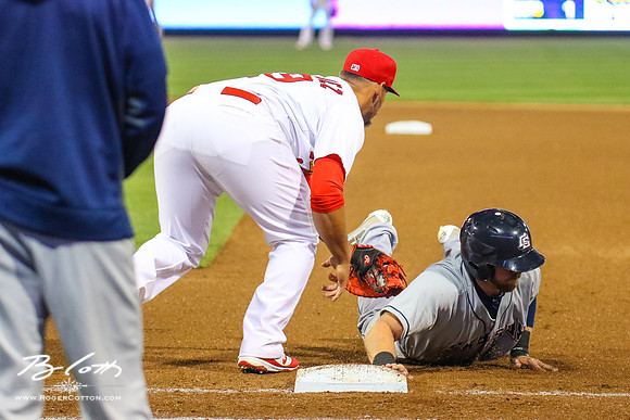 Redbirds-04-07-16-096