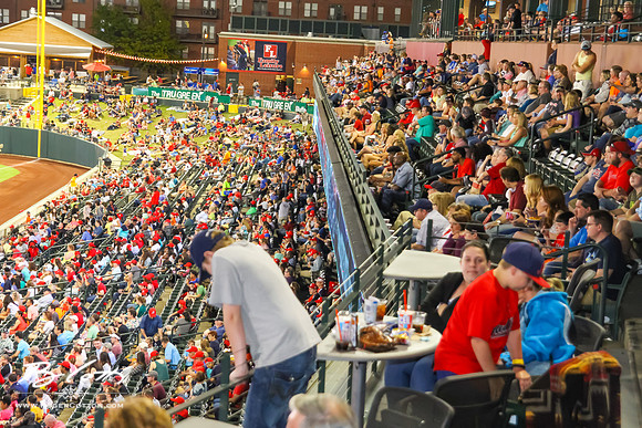 Redbirds-04-23-056